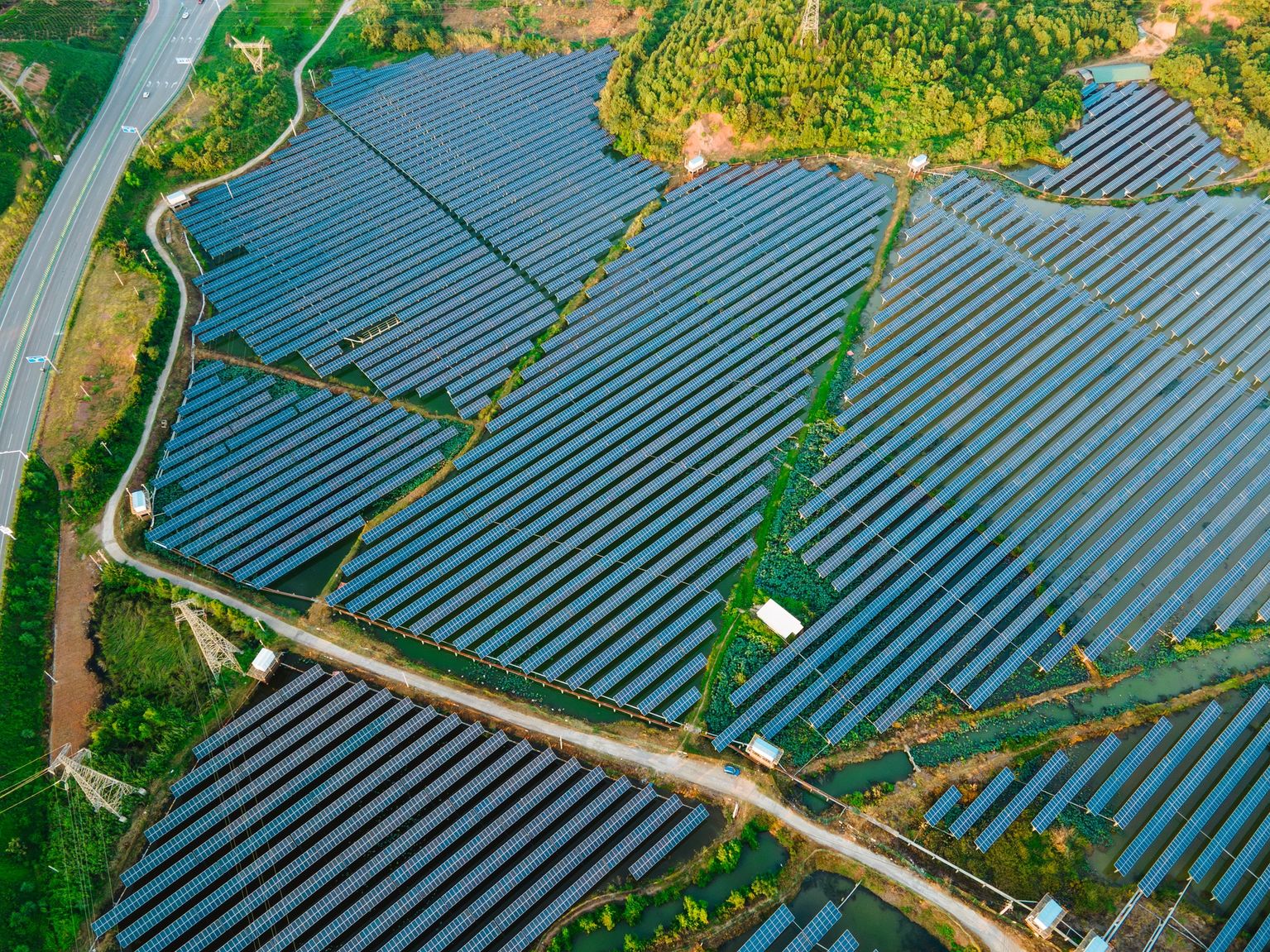 Lumina 400W Black - Front View